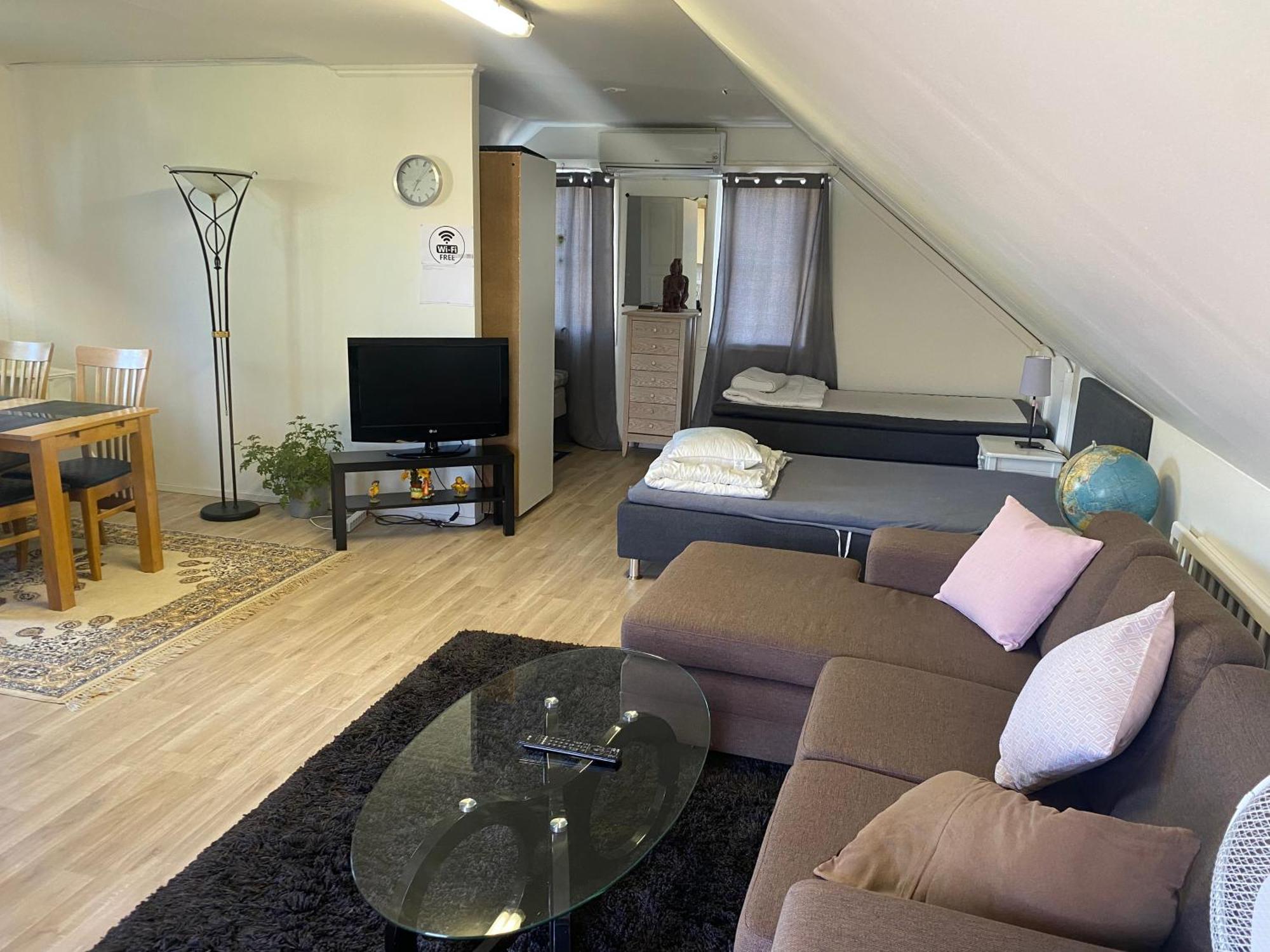 Gaest Laegenheten Med Egen Terrass Falkenberg Kamer foto
